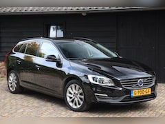 Volvo V60 - 2.0 T3 Momentum Xenon/Navigatie/Parkeersensor/Stoelverwarming
