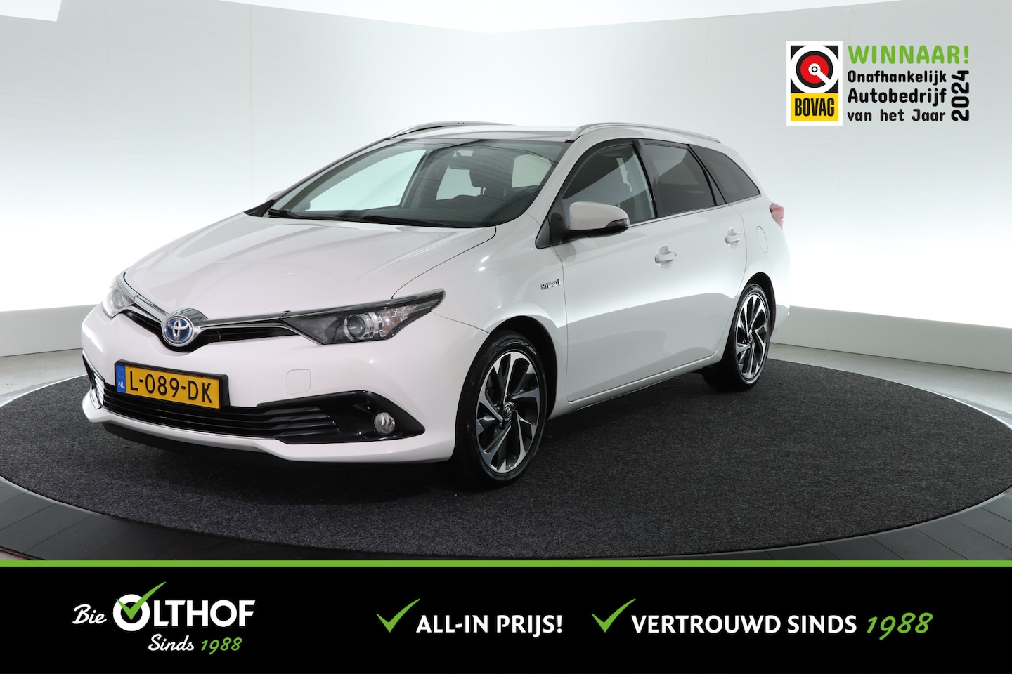 Toyota Auris Touring Sports - 1.8 Hybrid | TREKHAAK | STOELVERW. | CAMERA | - AutoWereld.nl
