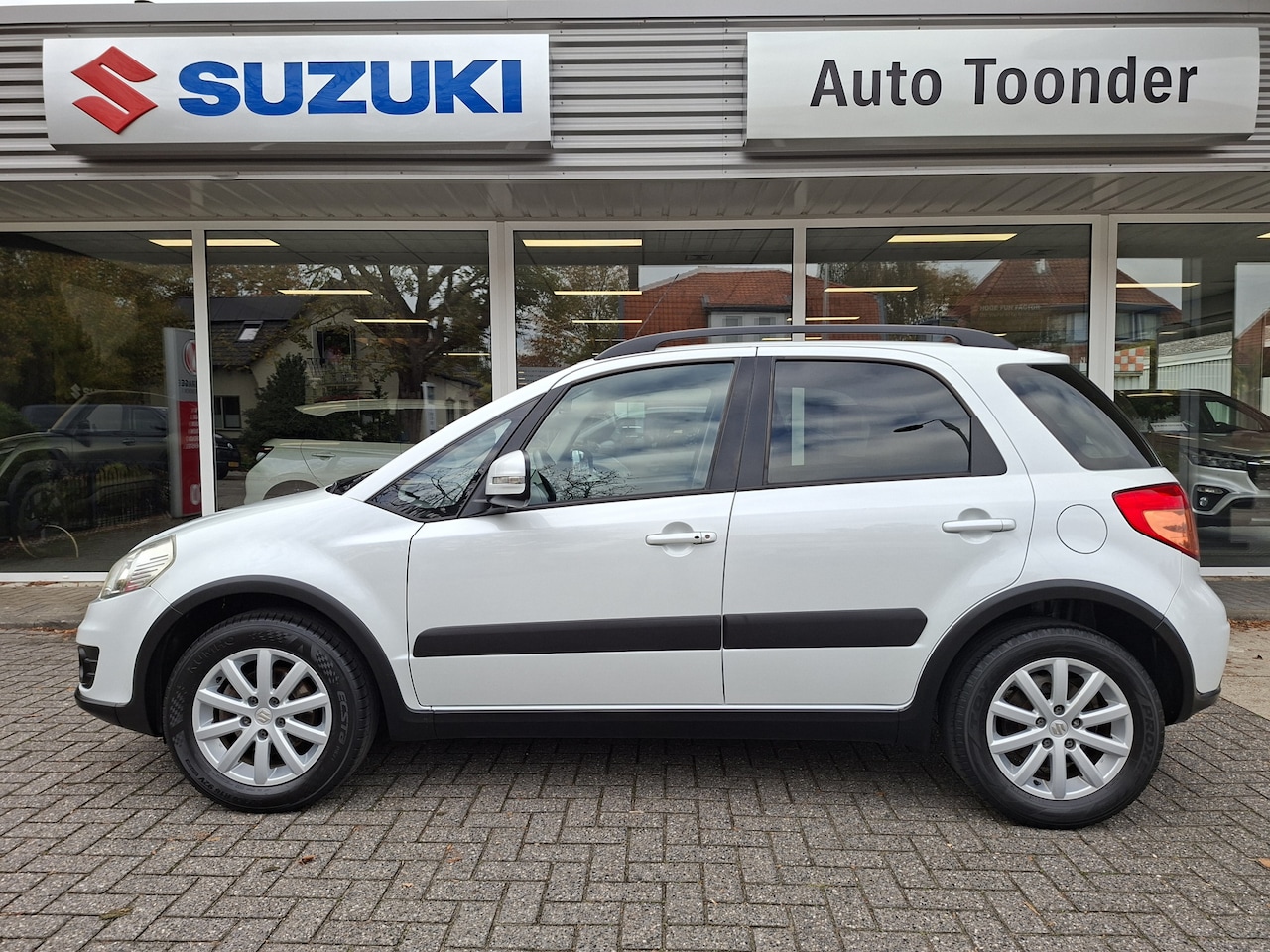 Suzuki SX4 - Executive 1.6-120pk - AutoWereld.nl