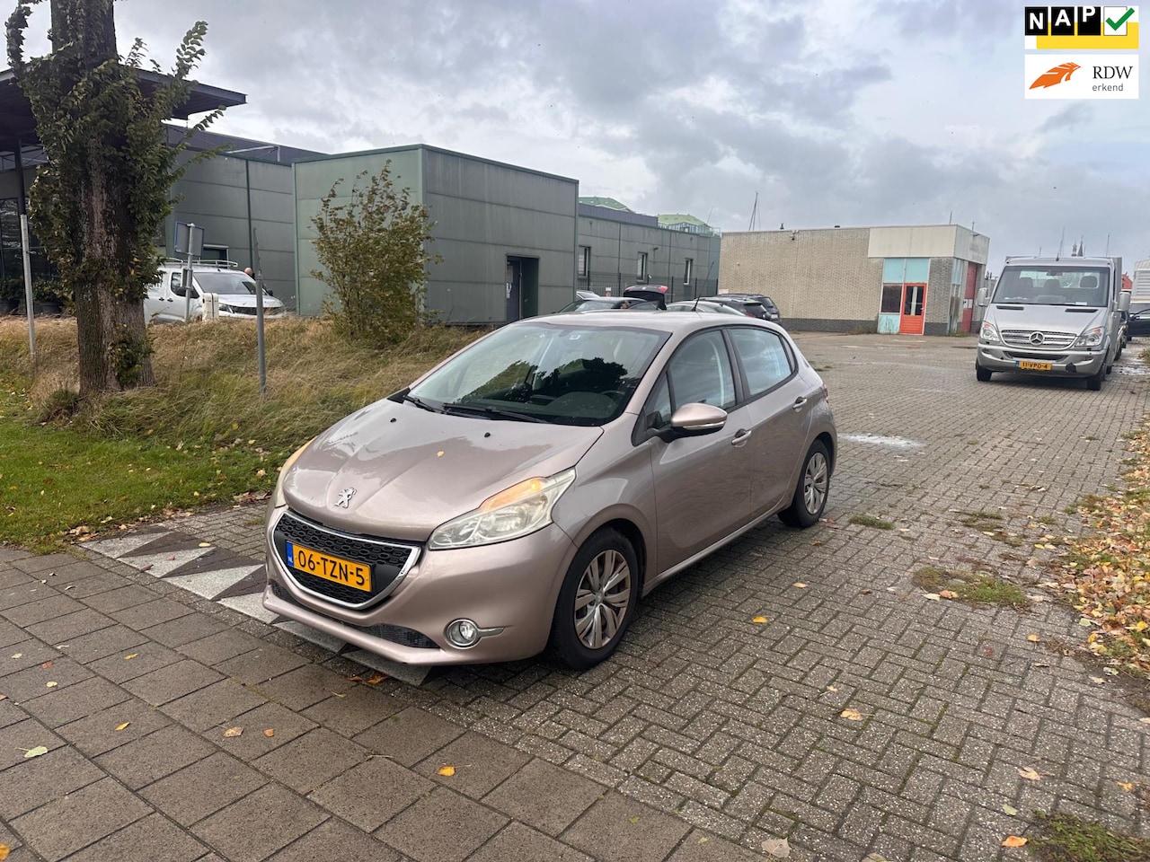 Peugeot 208 - 1.4 VTi Active Clima.Navi - AutoWereld.nl
