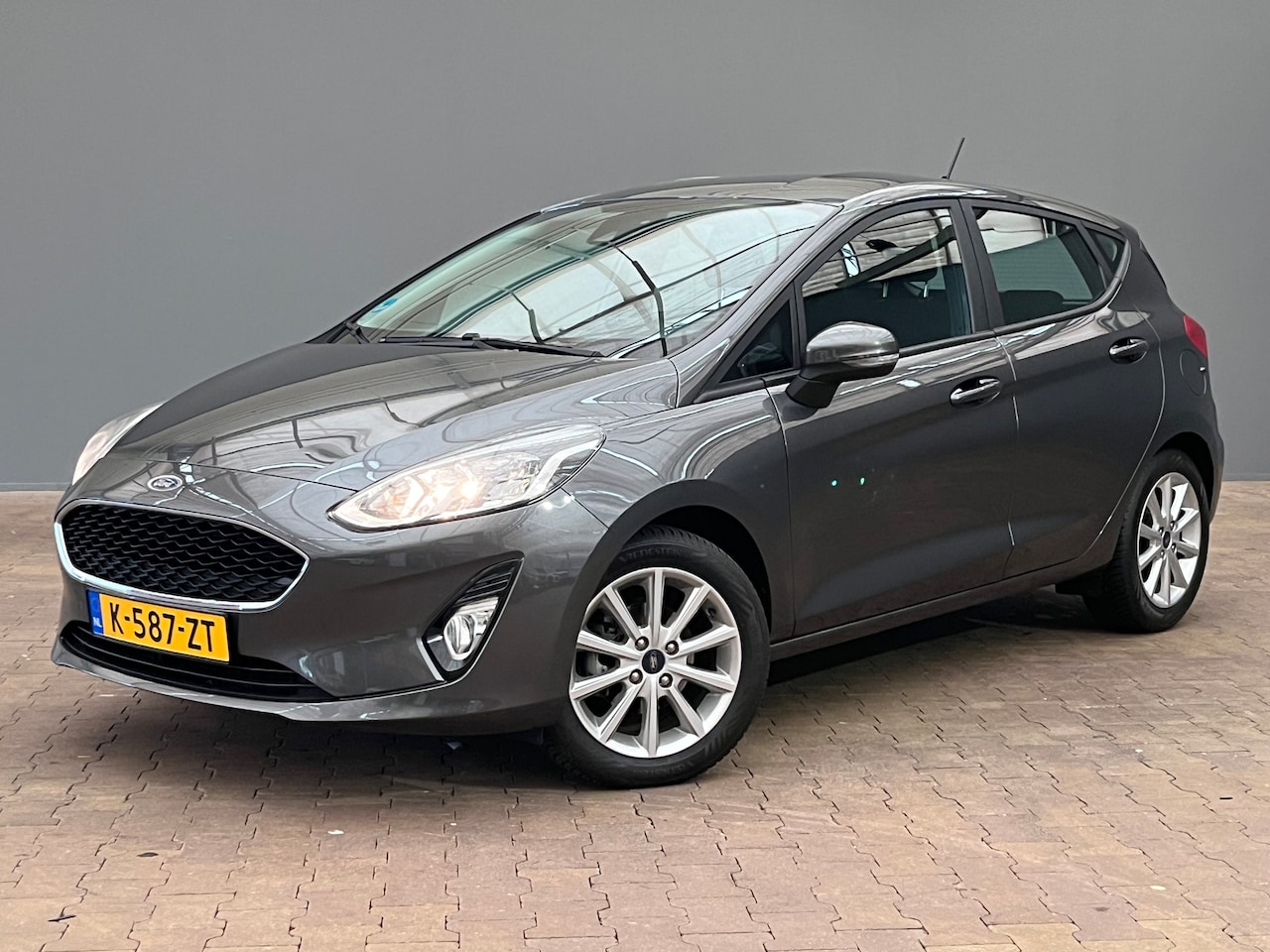 Ford Fiesta - 1.0 EcoBoost Connected | Navi | Draadloze telefoonlader | All season banden || Afneembare - AutoWereld.nl