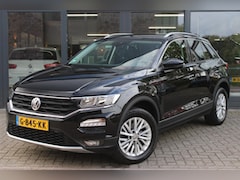 Volkswagen T-Roc - 1.5 TSI Style Business | Adaptive Cruise | Trekhaak 1500kg | Carplay | Stoelverwarming | A