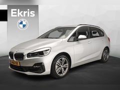 BMW 2-serie Active Tourer - 218i Automaat Sportline / Trekhaak / PDC / Climate / Cruise / LED / Head-up / Sportstoelen