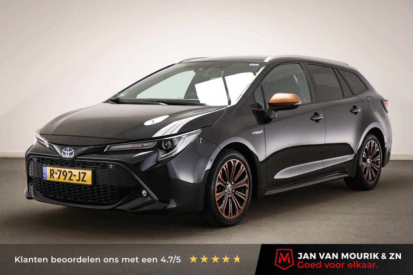 Toyota Corolla Touring Sports - 2.0 Hybrid Premium | STUURVERWARMING | DAB | APPLE | CAMERA - AutoWereld.nl