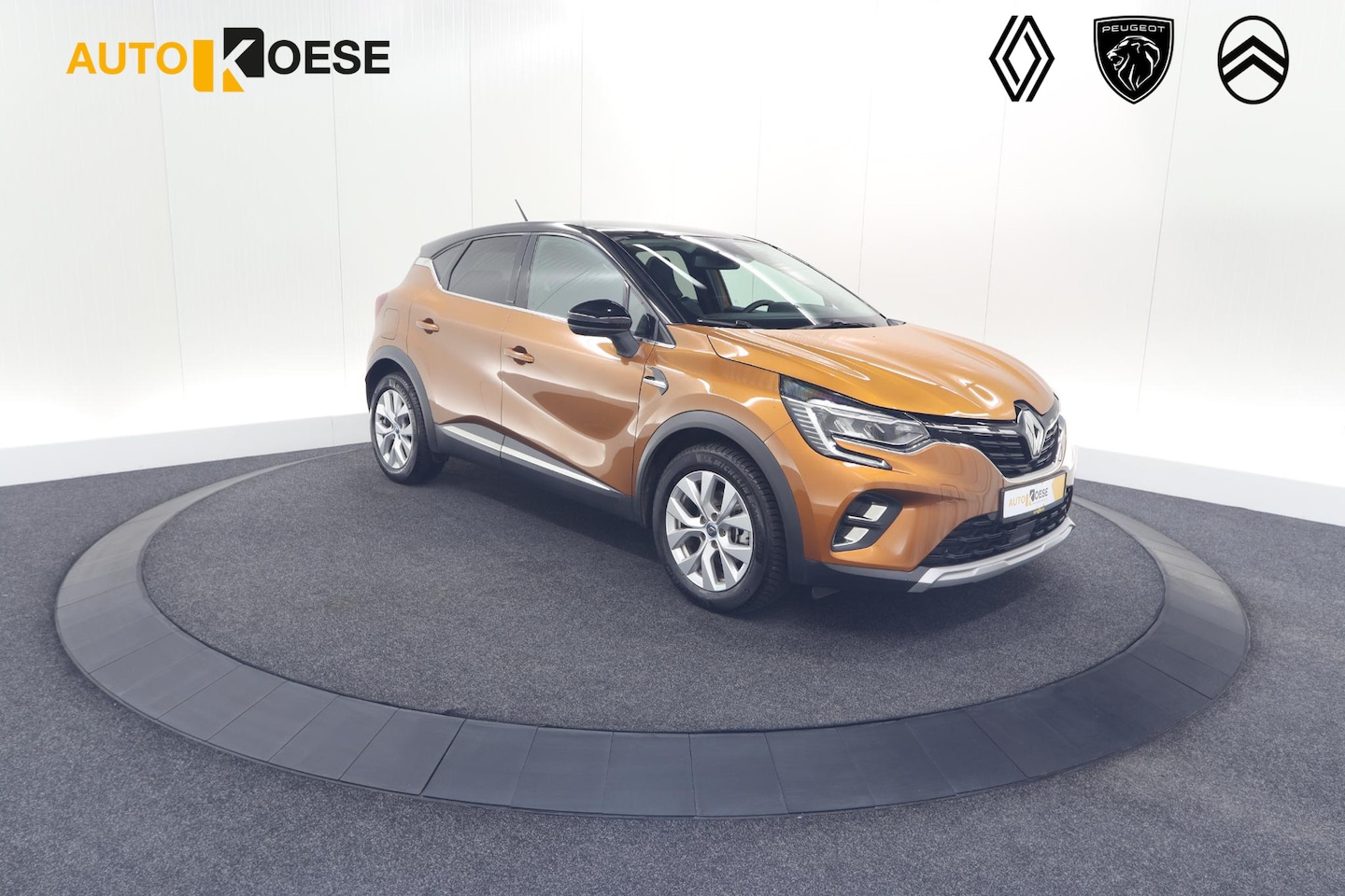 Renault Captur - 1.6 E-Tech Plug-in Hybrid 160 Intens | Allseason Banden | Parkeersensoren - AutoWereld.nl