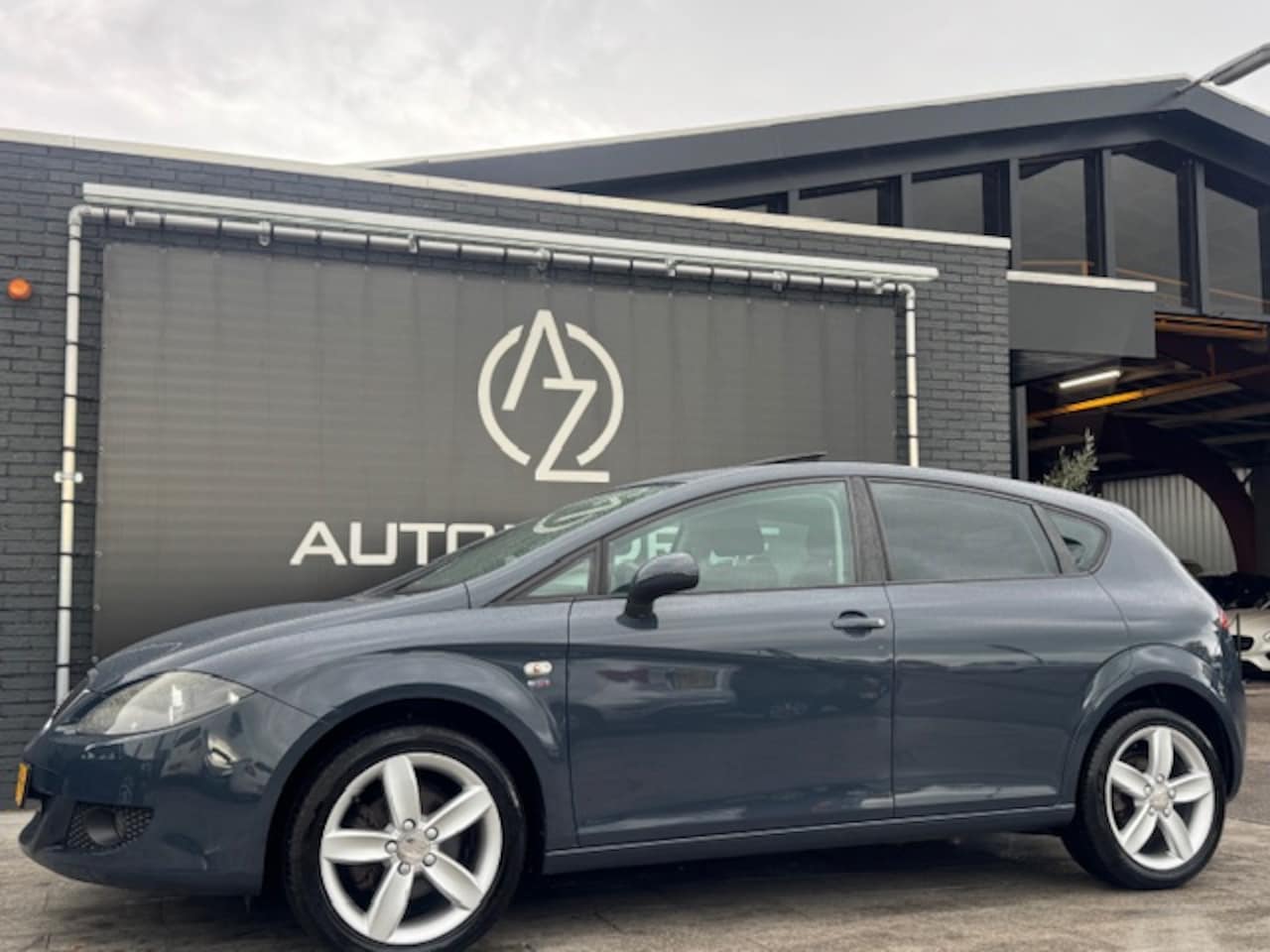 SEAT Leon - 2.0 FSI Businessline Automaat*Schuifdak* - AutoWereld.nl