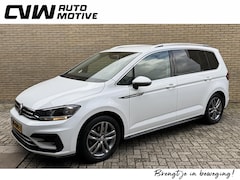 Volkswagen Touran - 1.2 TSI 110pk Highline Business R-line 7-persoons | Trekhaak | Navigatie | Camera | Elektr