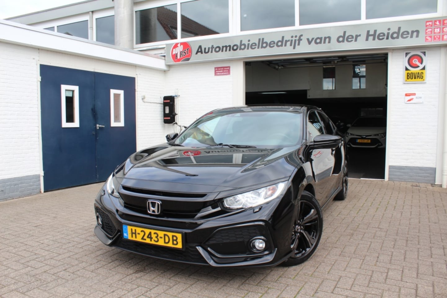 Honda Civic - 1.0 i-VTEC Premium Automaat - AutoWereld.nl
