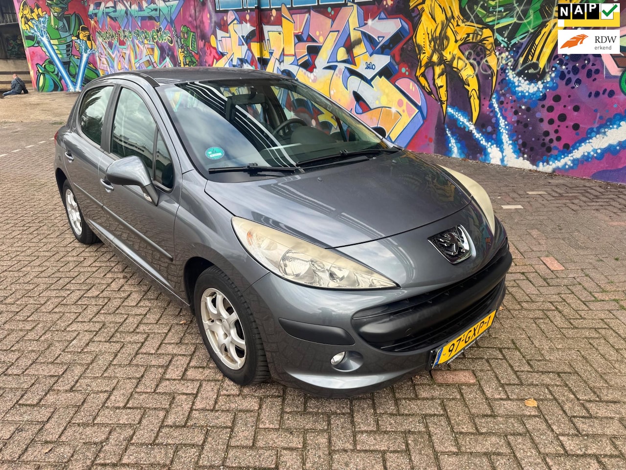 Peugeot 207 - 1.4 VTi Cool 'n Blue airco sport velgen stereo 5 deuren nette auto - AutoWereld.nl