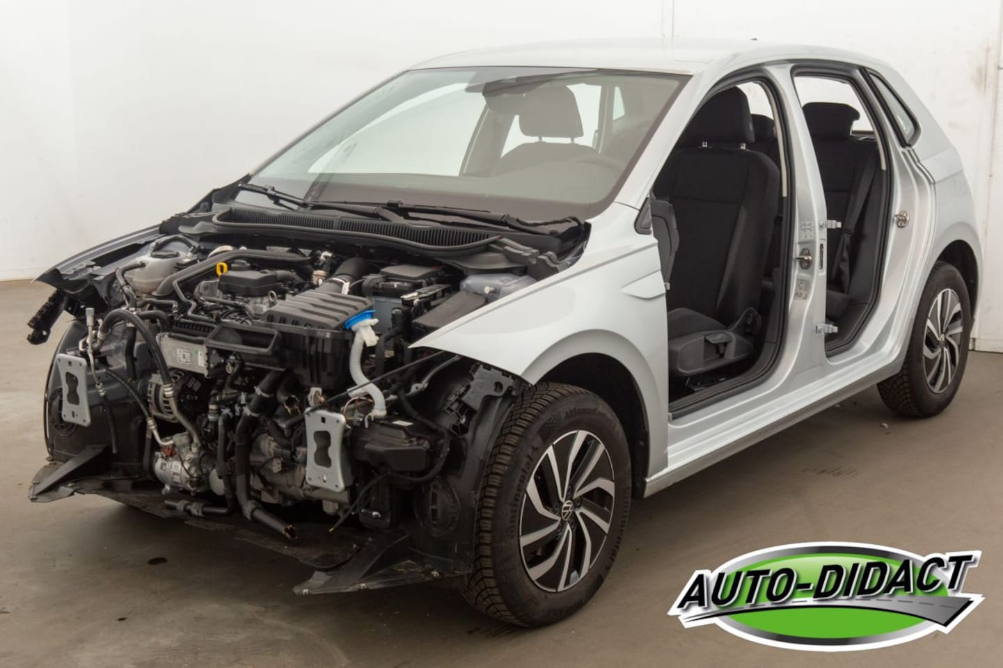 Volkswagen Polo - 1.0 TSI Life 8226 km NAP Airco Navi - AutoWereld.nl