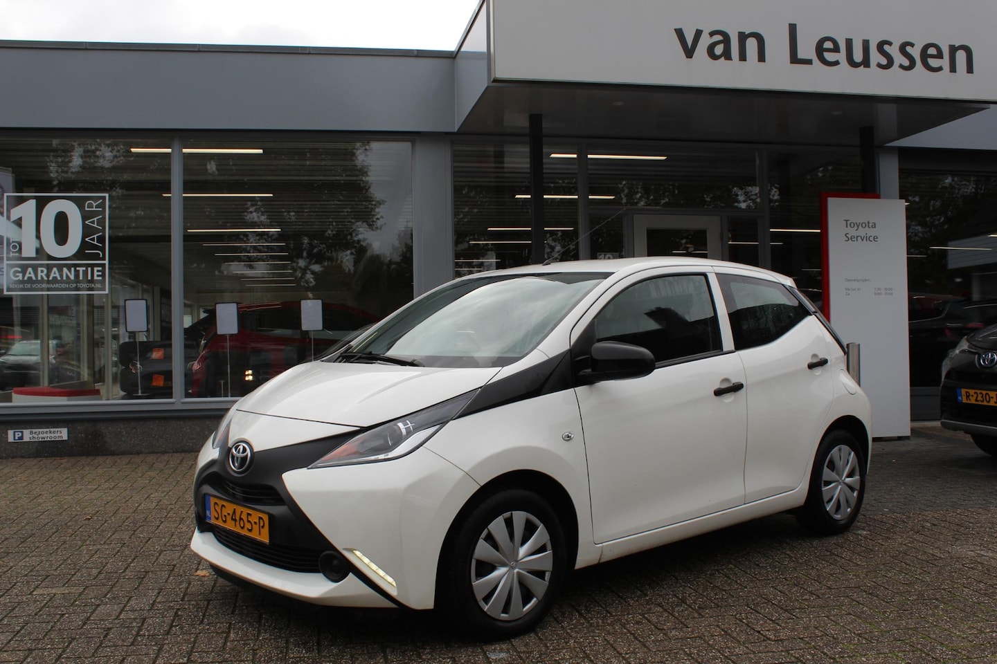 Toyota Aygo - 1.0 VVT-i X-FUN AIRCO EL-RAMEN CENTRALE PORTIERVERGR. LED DAGRIJVERLICHTING - AutoWereld.nl