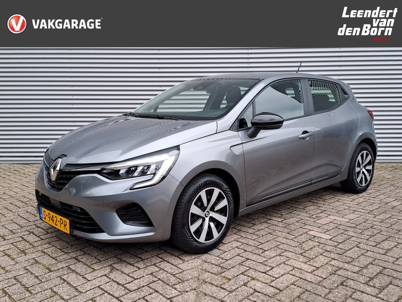 Nissan Juke - 1.0 DIG-T Visia | Airco | Trekhaak | Radio | Cruise - AutoWereld.nl