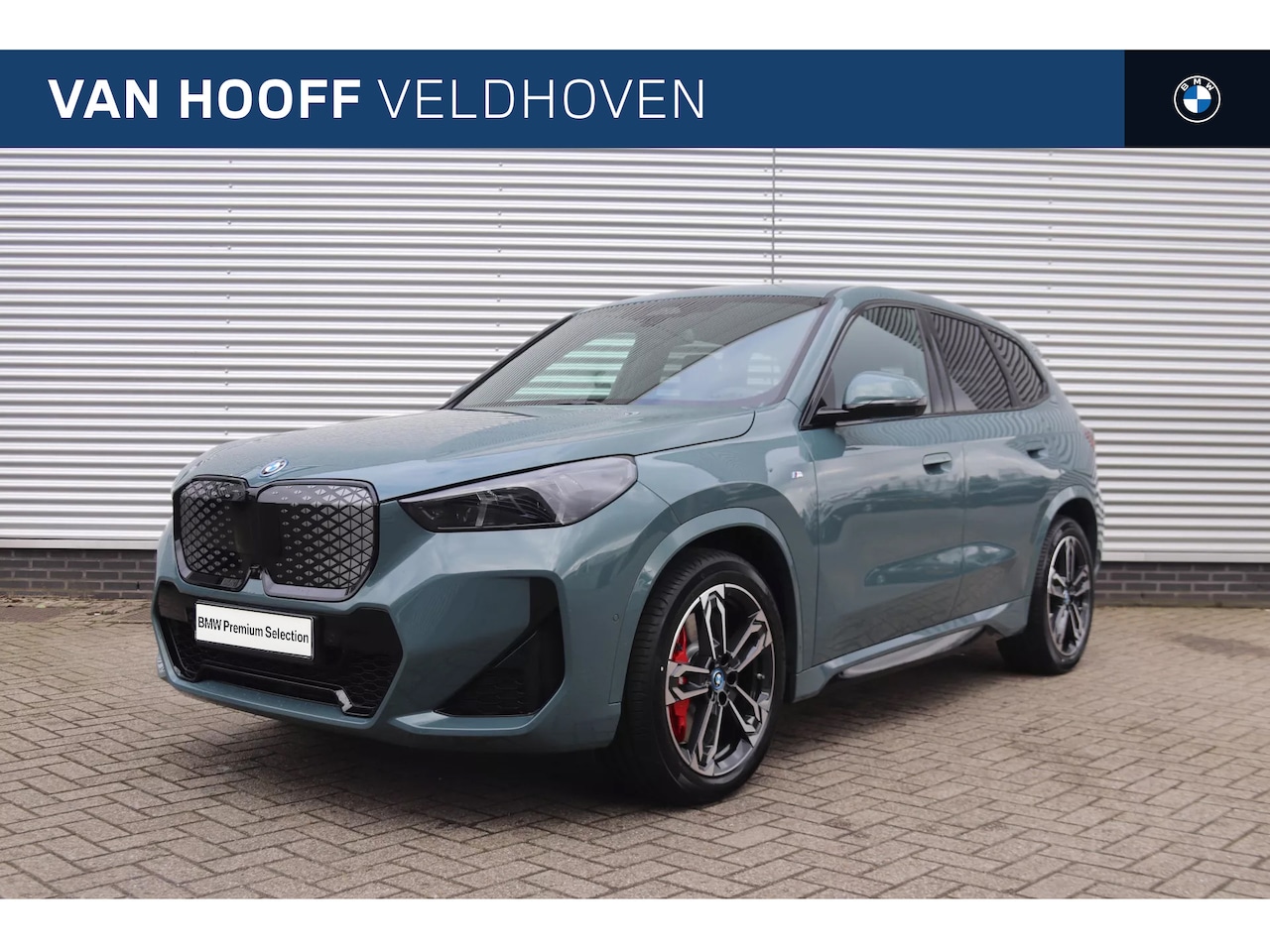 BMW iX1 - eDrive20 High Executive M Sport / Panoramadak / Trekhaak / Adaptieve LED / Comfort Access - AutoWereld.nl