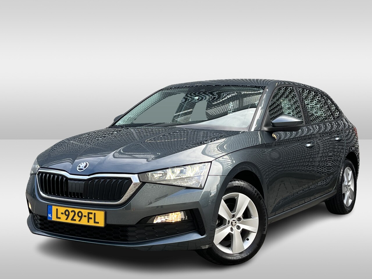 Skoda Scala - 1.0 TSI 110PK Ambition / Digitale Cockpit / LED / Parkeersensoren Achter / Wireless App-Co - AutoWereld.nl