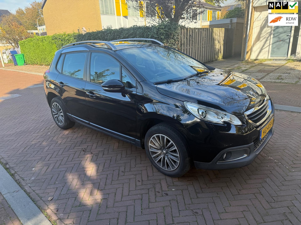 Peugeot 2008 - AUTOMAAT / 54.000 NAP / Panorama dak / Parkeersensoren achter - AutoWereld.nl