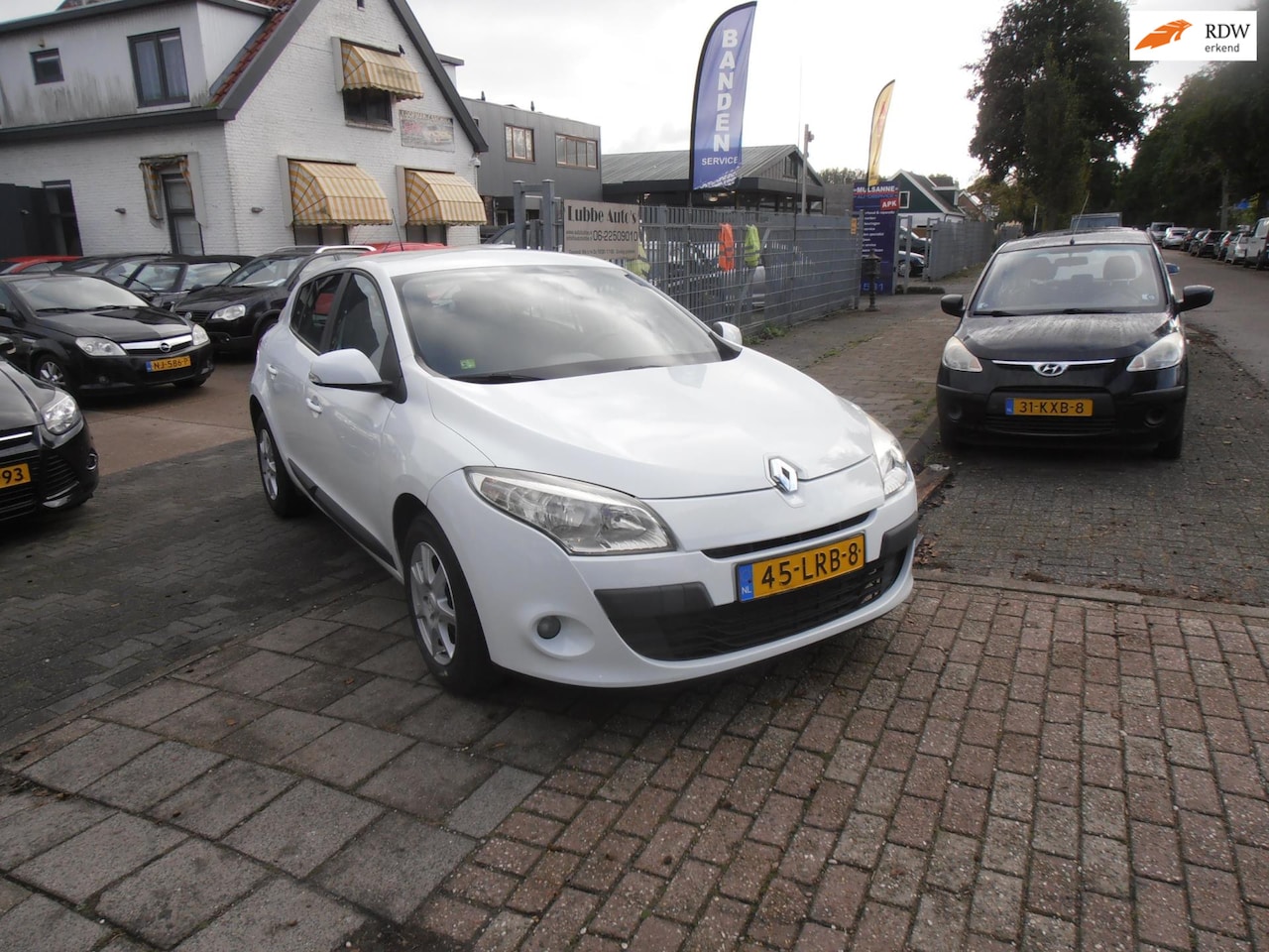 Renault Mégane - 1.6 Authentique 5drs airco elek pak nap apk - AutoWereld.nl