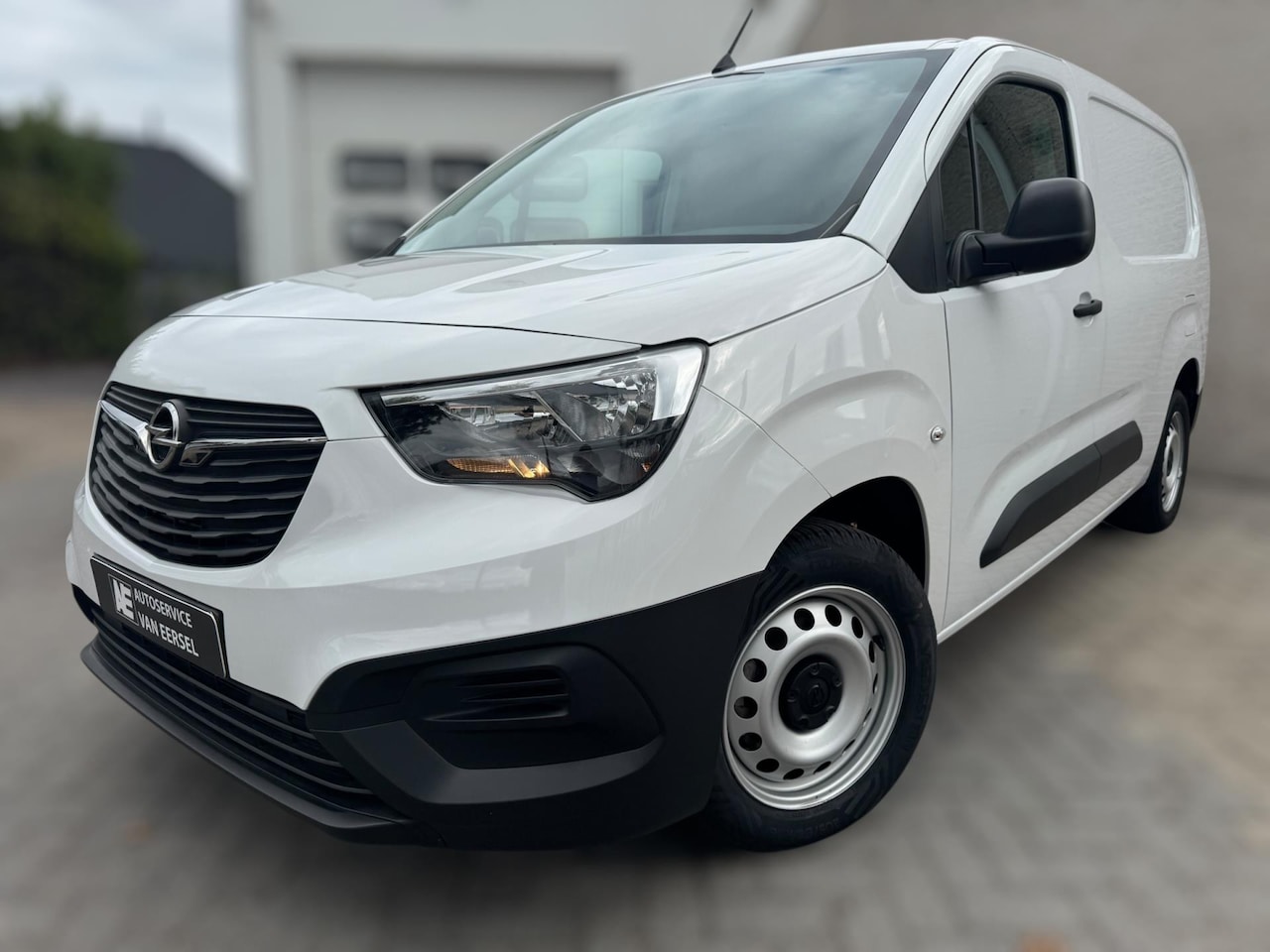 Opel Combo - 1.2 PureTech 110 S&S L2 TREKHAAK / BLUETOOTH / LAADVLOER / LAT-OM-LAT / WEINIG KM'S / NL A - AutoWereld.nl
