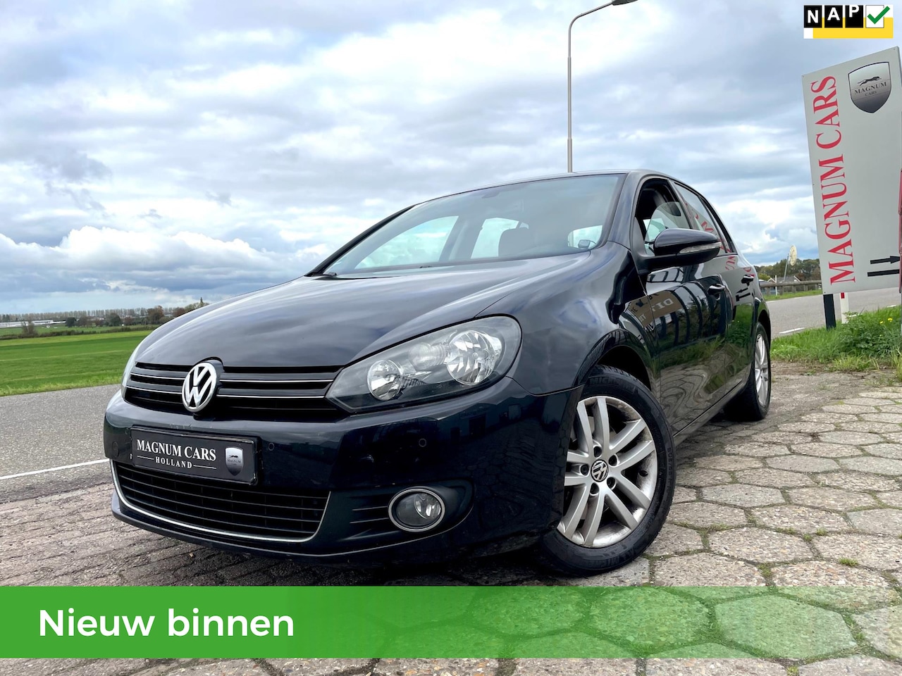 Volkswagen Golf - 1.4 TSI Highline AUTOMAAT-NAP-Scherm-Navi-Park Sensoren-Trekhaak - AutoWereld.nl