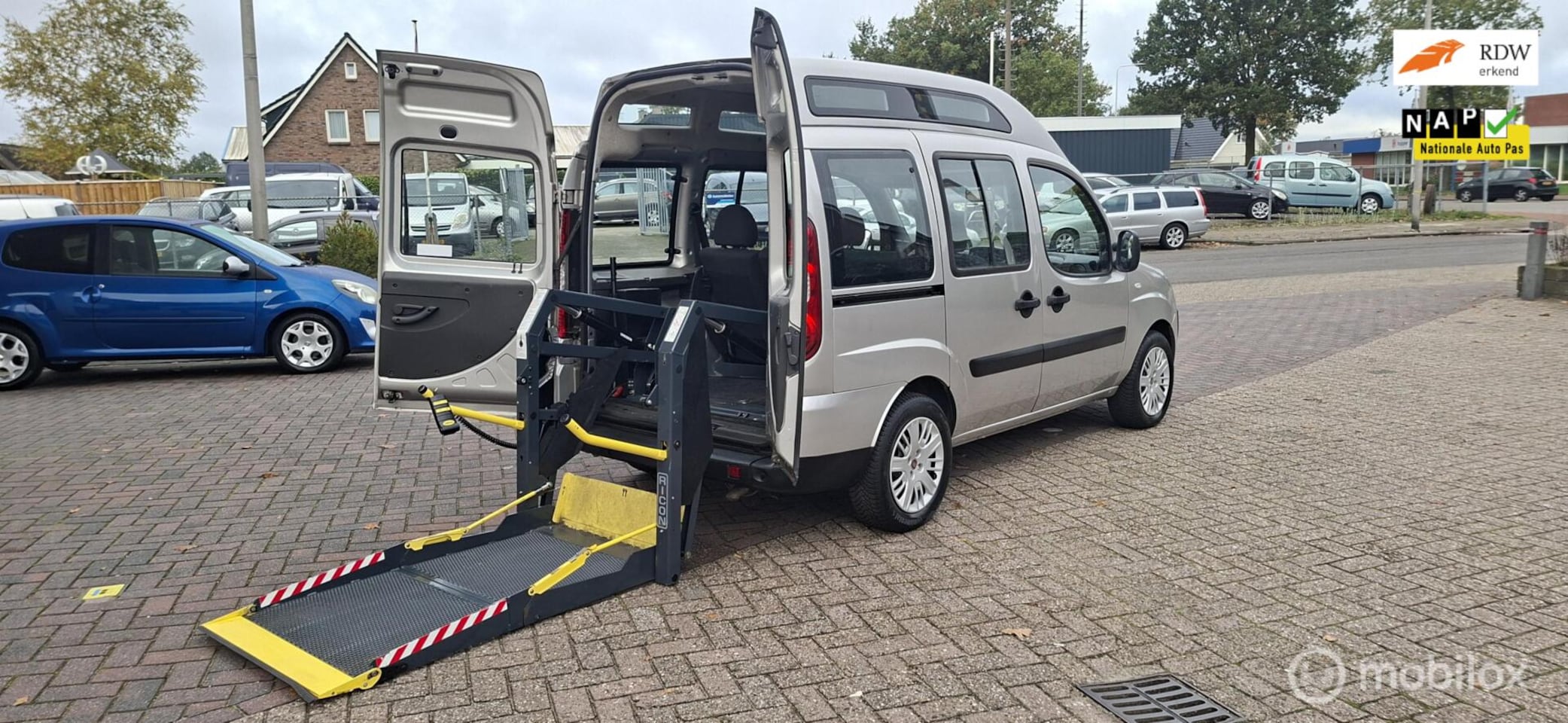 Fiat Doblò - 1.9 JTD Dynamic rolstoelauto met elektrische lift - AutoWereld.nl