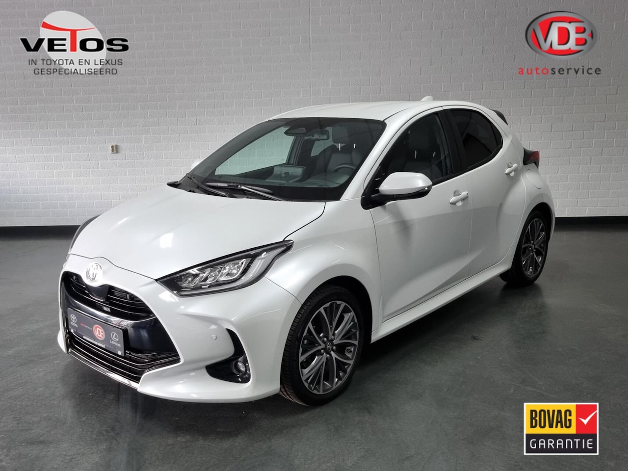 Toyota Yaris - 1.5 Hybrid Executive / HUD / JBL / PDC - AutoWereld.nl