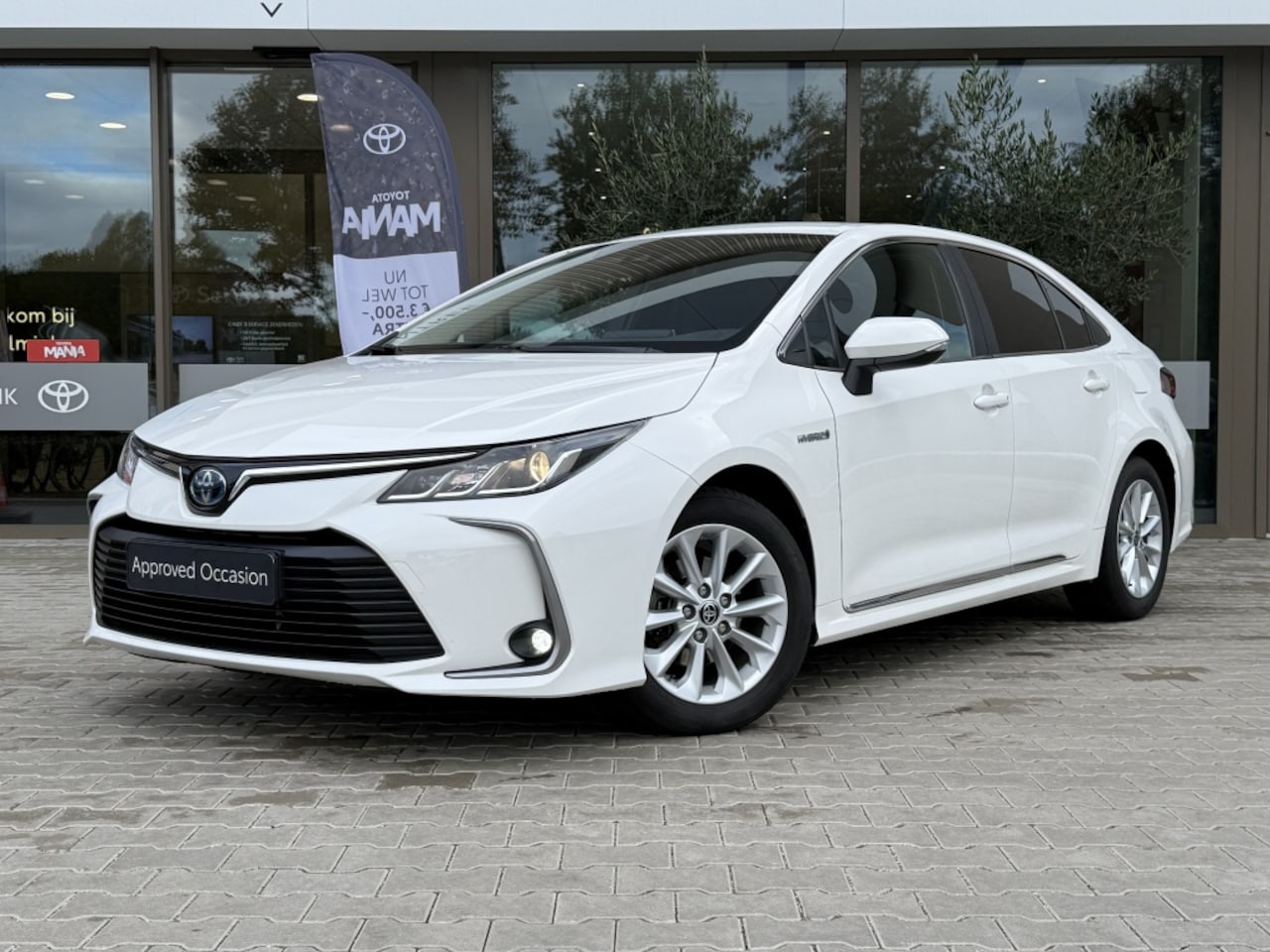 Toyota Corolla - 1.8 Hybrid Business 1.8 Hybrid Business - AutoWereld.nl