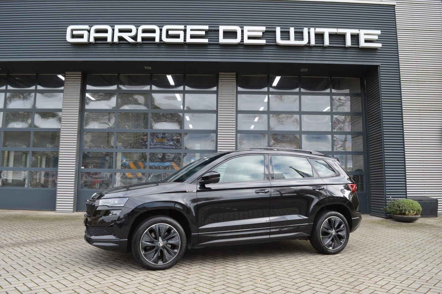 Skoda Karoq - 1.5 TSI ACT Sportline Business automaat - AutoWereld.nl