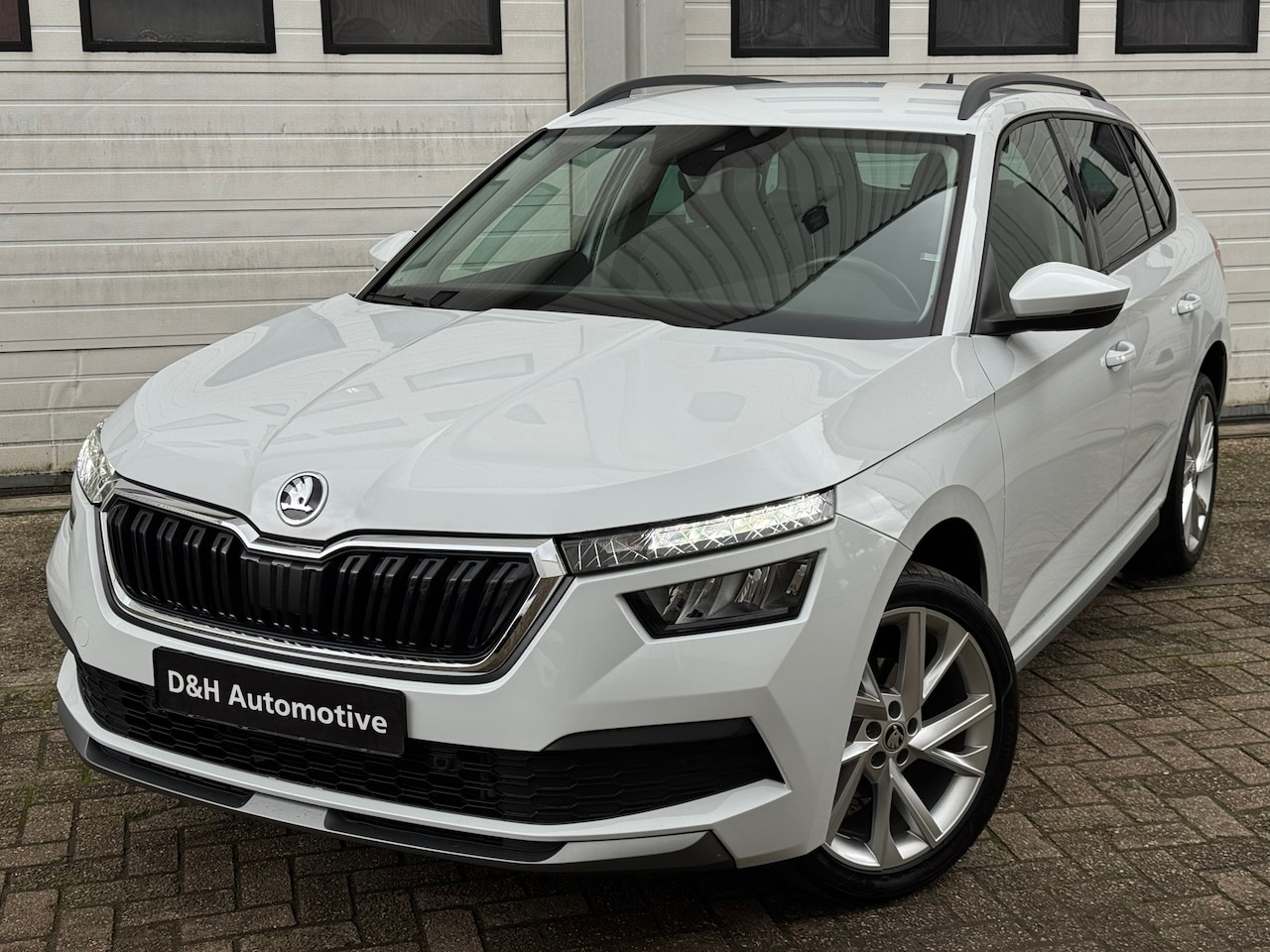Skoda Kamiq - 1.0 TSI Style trekhaak afneembaar/automaat/camera/lane assist/led/front assist/alarm/carpl - AutoWereld.nl