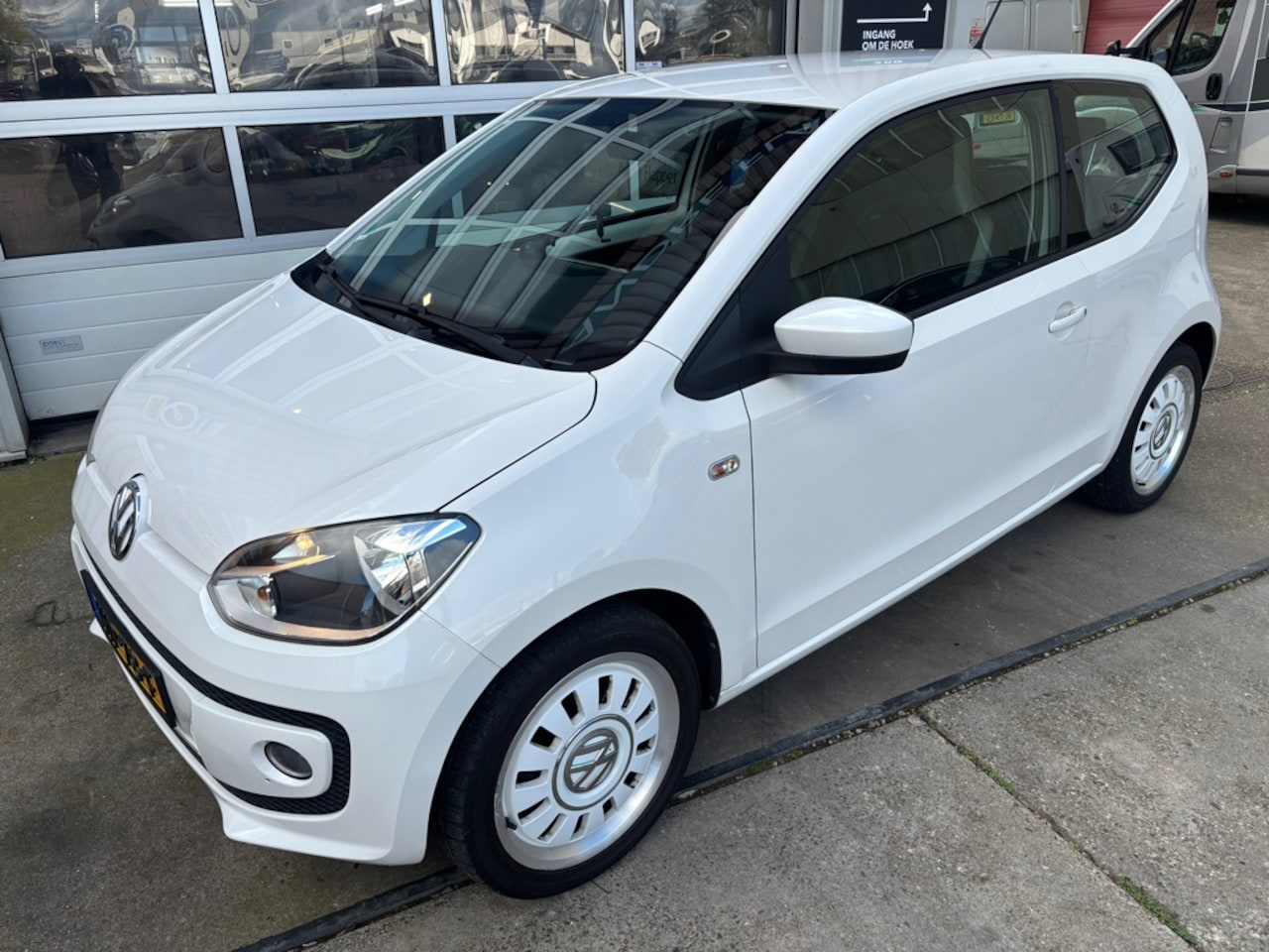 Volkswagen Up! - 1.0 high up! BlueMotion 1.0 high up! BlueMotion - AutoWereld.nl