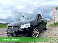 Volkswagen Polo - 1.4-Trendline-Nieuwe APK-Scherm Navi-Velgen-Elek.Ramen