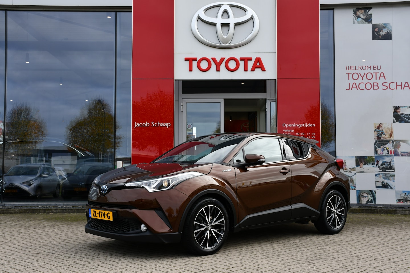 Toyota C-HR - 1.8 Hybrid Dynamic Limited Automaat 122Pk | Keyless entree | Stoelverwarming voorstoelen | - AutoWereld.nl