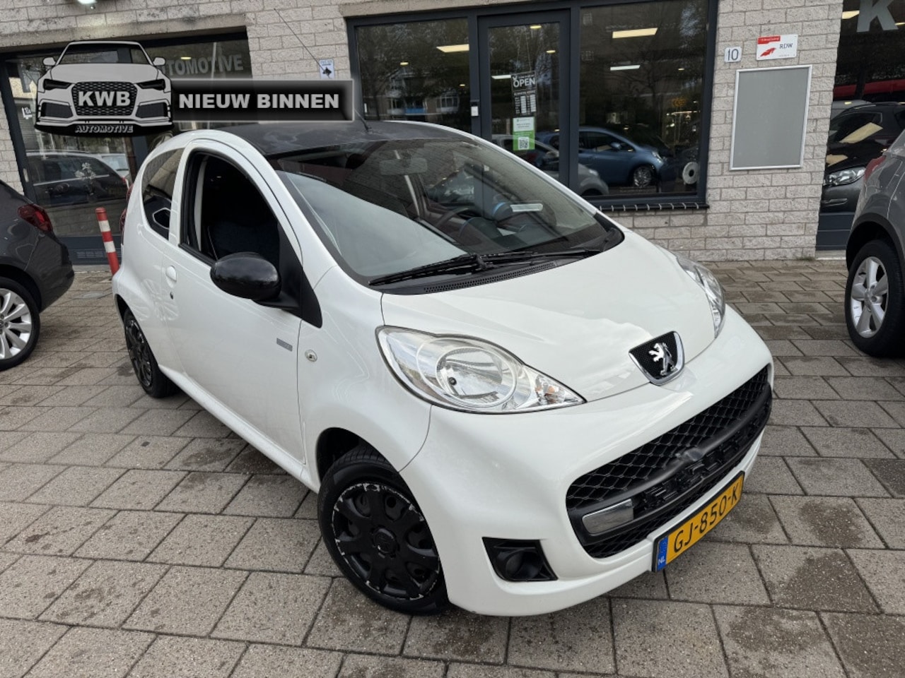 Peugeot 107 - 1.0-12V Urban Move Airco 3Drs - AutoWereld.nl