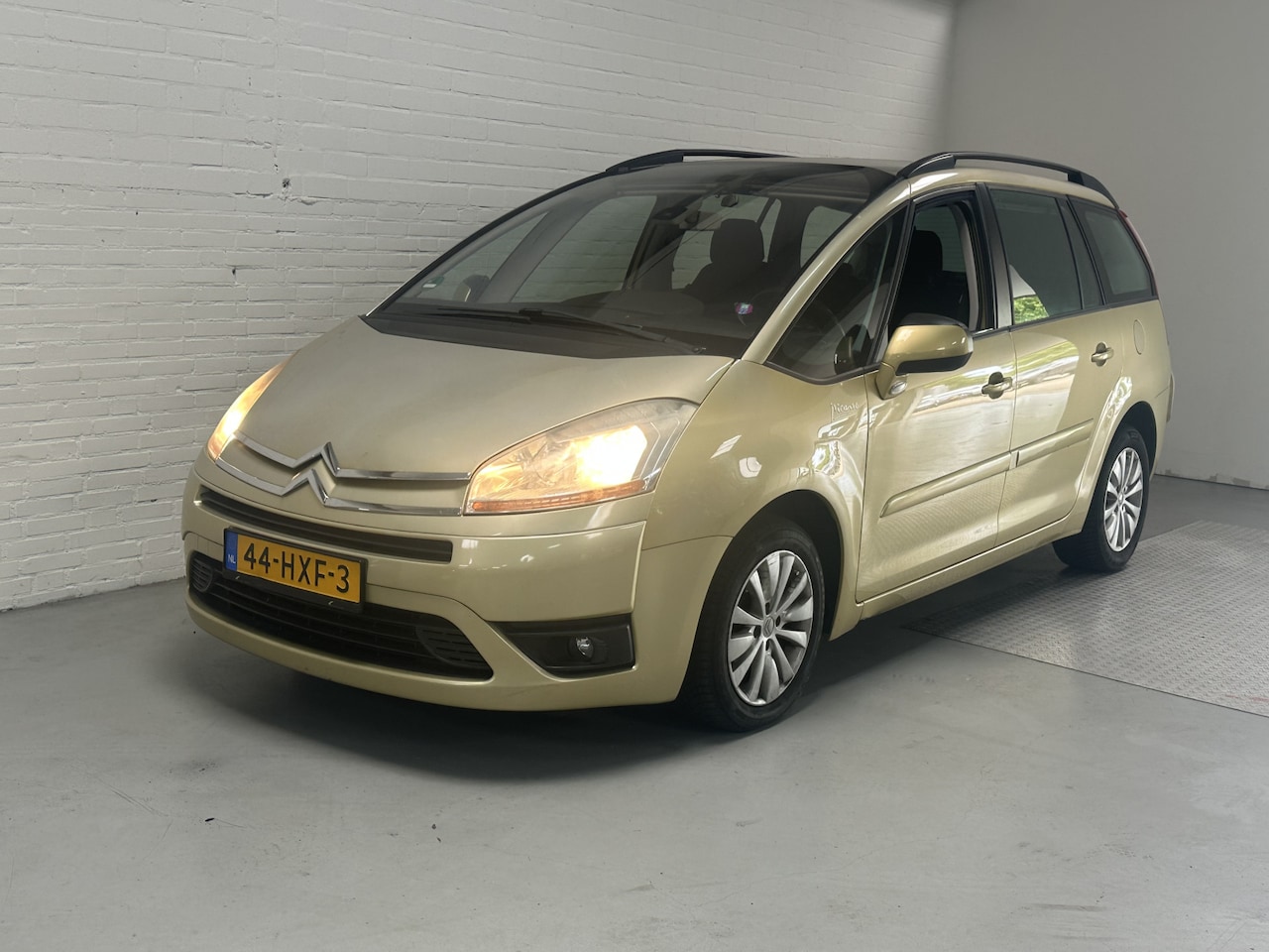 Citroën Grand C4 Picasso - 1.6 THP Ambiance EB6V 7p. CLIMA /CRUISE /TREKHAAK - AutoWereld.nl