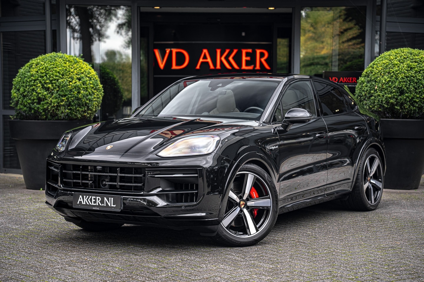 Porsche Cayenne Coupé - S E-Hybrid (519 pk) SportDesign | Adapt. Sp.Stoelen | Pass.Display | 22 Inch - AutoWereld.nl