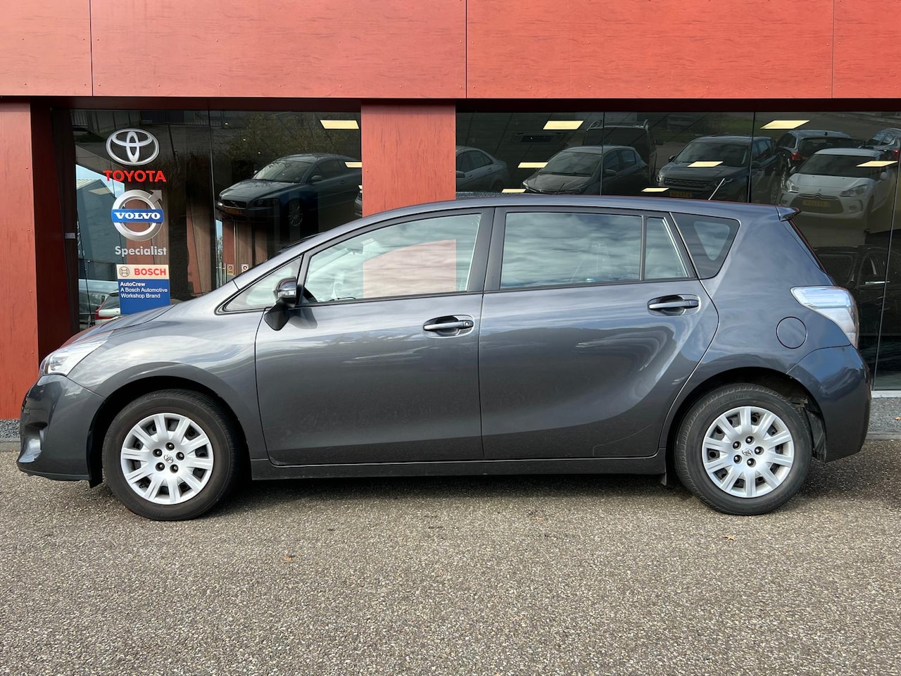Toyota Verso - 1.6 VVT-i Comfort | Trekhaak | Park. Sensoren | 100% Dealeronderhouden! - AutoWereld.nl