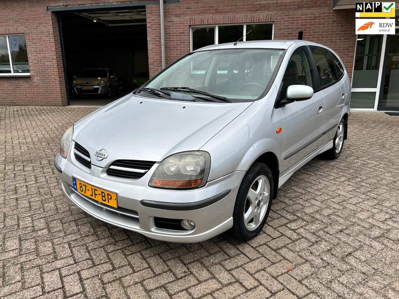 Nissan Almera Tino - 1.8 Ambience //Nette auto //Hoge instap - AutoWereld.nl