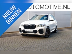 BMW X5 - xDrive45e M-Sport Bowers & Wilkens, Panoramadak, 22" LM, HUD, Trekhaak, enz