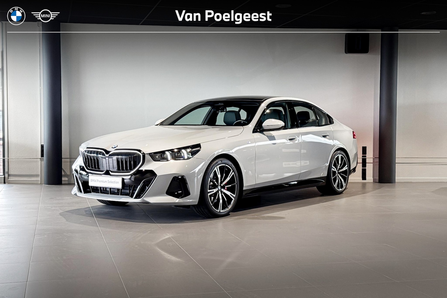 BMW 5-serie - Sedan 520i | M Sport Pro | Glazen Panoramadak | Stoelventilatie | Harman Kardon | - AutoWereld.nl