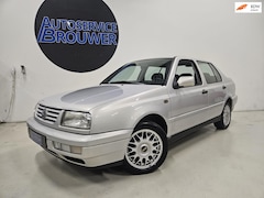 Volkswagen Vento - 1.8 GLX Atlanta Automaat Airco