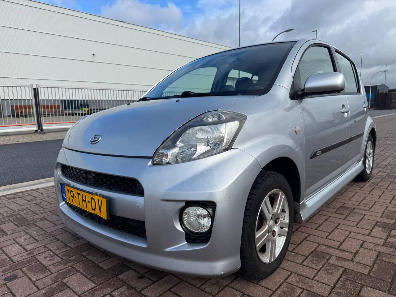 Daihatsu Sirion 2 - 1.3-16V /Airco/Elek.pakket/C.V/NAP/Frisse APK - AutoWereld.nl
