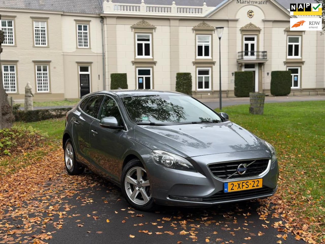 Volvo V40 - 2.0 D4 Summum Business 2.0 D4 Summum Business - AutoWereld.nl