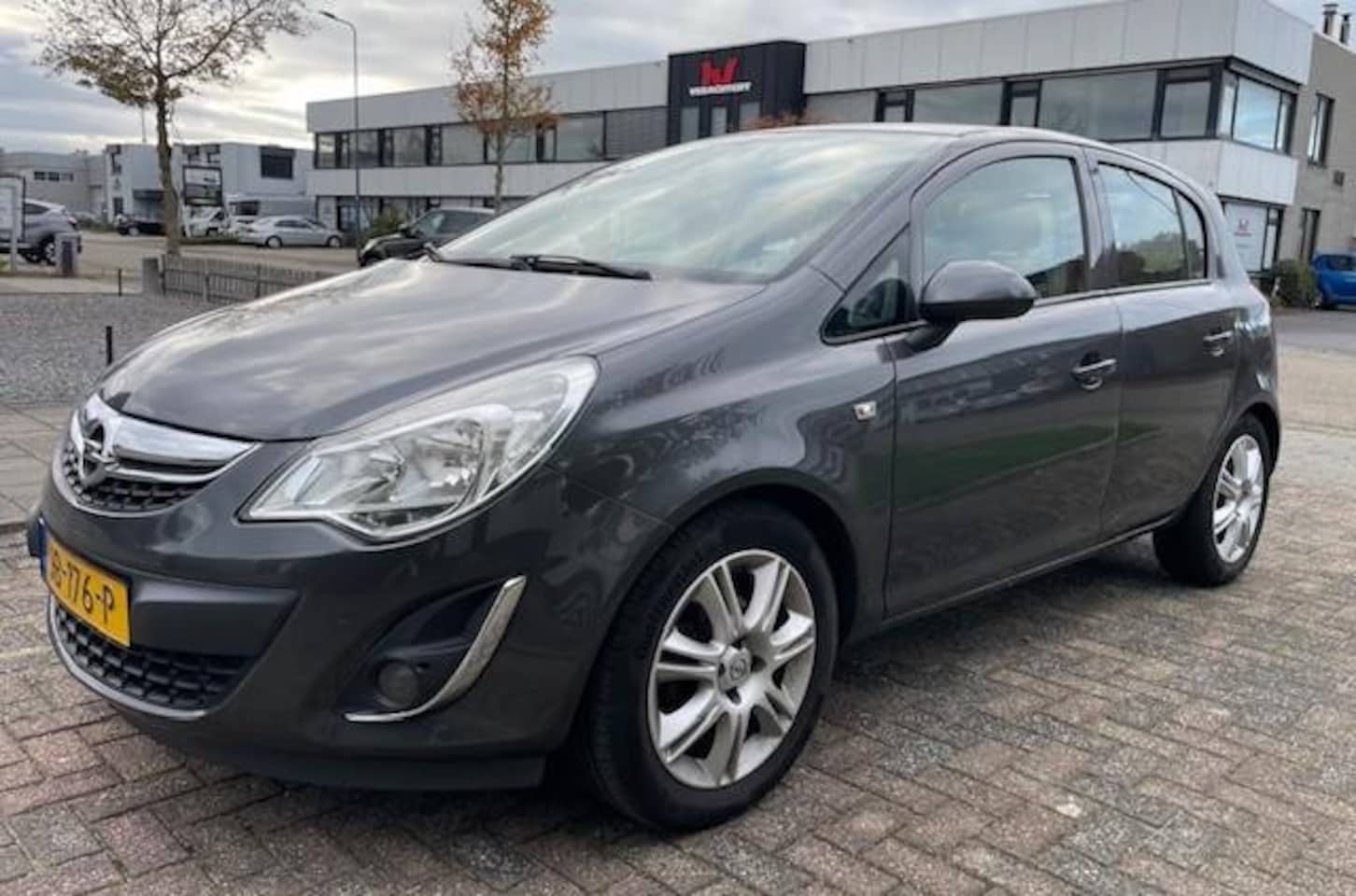 Opel Corsa - 1.4-16V Anniversary Edition Bouwjaar 2012 AIRCO - AutoWereld.nl