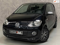 Volkswagen Up! - 1.0 high up /Navi /Parkeersensoren /Stoelverwarming