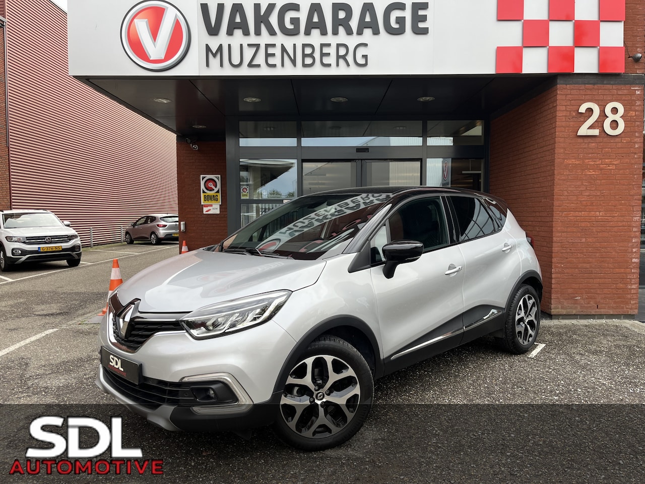 Renault Captur - 1.2 TCe Intens 14.000km // UNIEKE KM STAND INCL. HISTORIE !! // - AutoWereld.nl