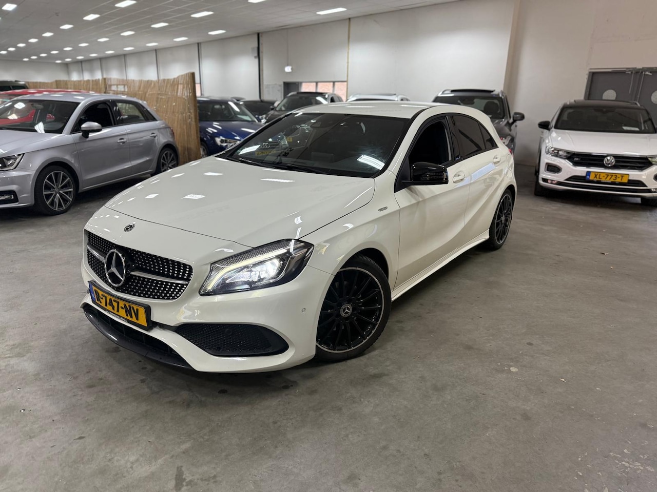 Mercedes-Benz A-klasse - 180 Business Solution AMG / AUTOMAAT / NETTE AUTO / NAP - AutoWereld.nl