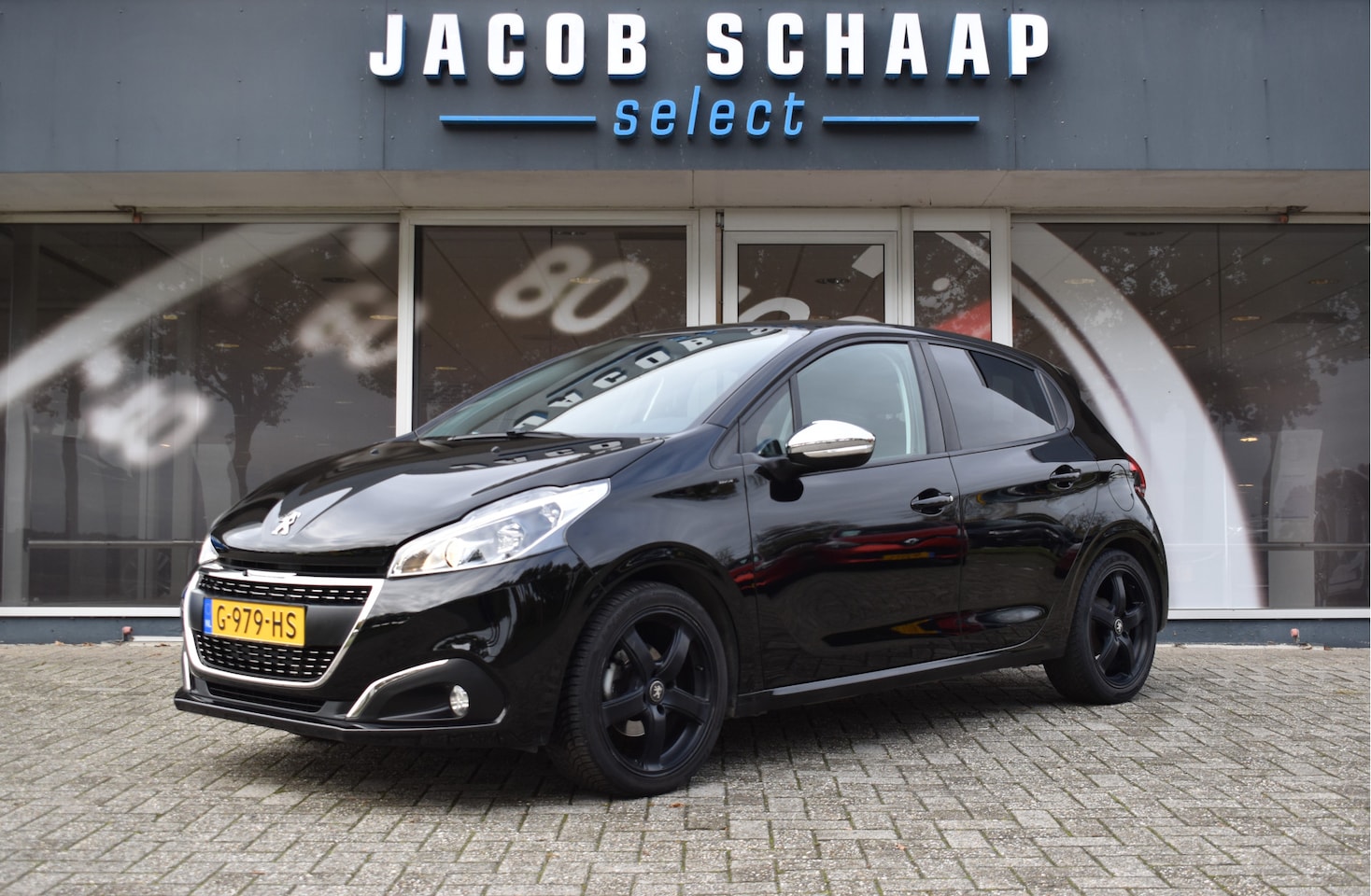 Peugeot 208 - 1.2 PureTech Signature / Carplay / Navi / Trekhaak / Airco / 17" LM / PDC - AutoWereld.nl