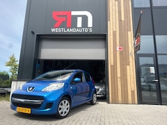 Peugeot 107 - 1.0-12V XS/airco/APPLE-CARPLAY/Navi/NW APK/zuinig/NAP/2 sleutels/ dealer-onderhouden/ PLAA