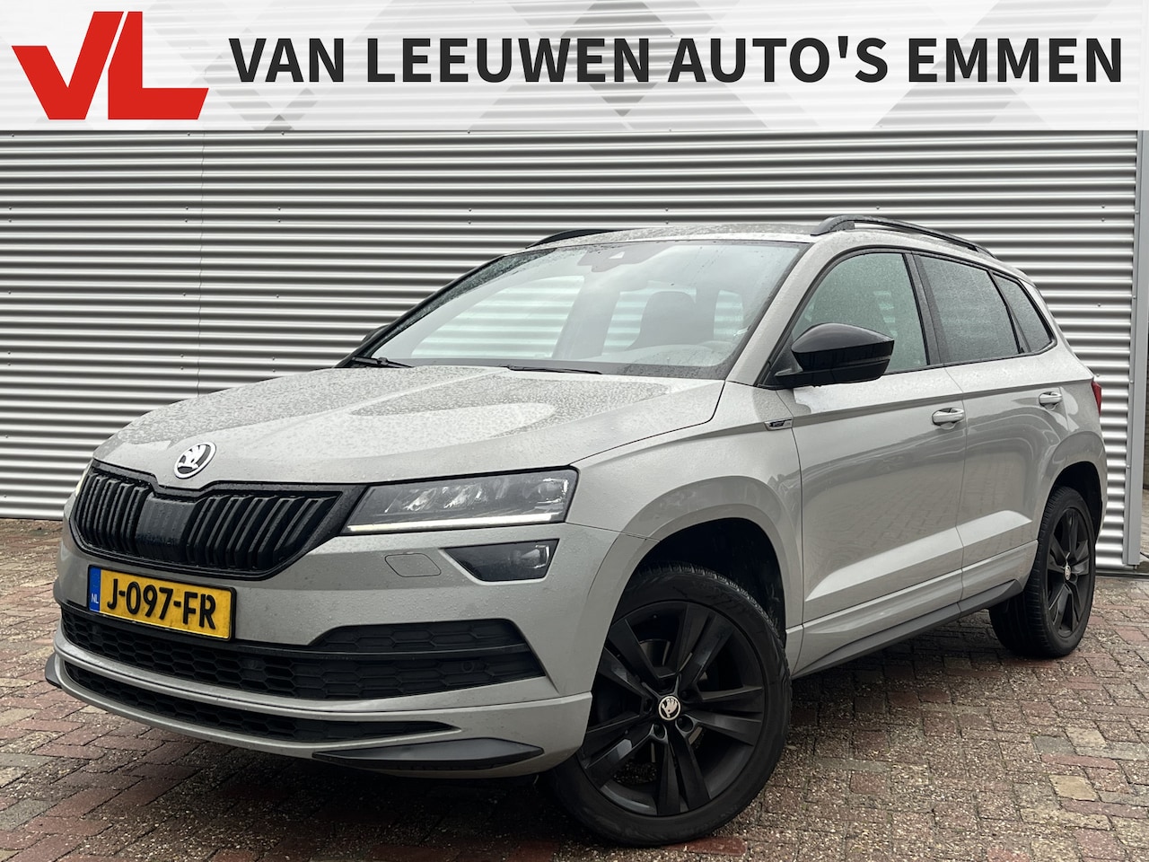 Skoda Karoq - 1.5 TSI ACT Sportline Business | Nieuw Binnen! | Automaat | Camera | Stoelverwarming - AutoWereld.nl