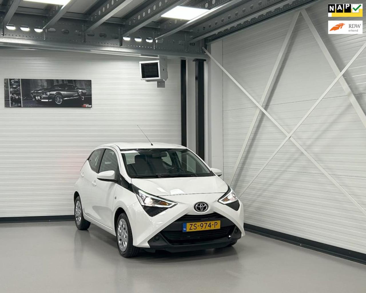 Toyota Aygo - 1.0 VVT-i X-PLAY LIMITED CarPlay/Android/Camera/ LED/MultiMedia/Touchscreen/ El.ramen/El.s - AutoWereld.nl