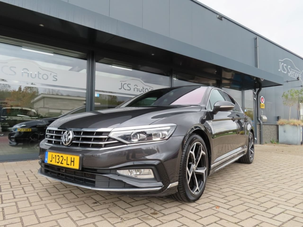 Volkswagen Passat - 1.5 TSI Elegance R-Line Led Pano Adapt Cruise 2020 - AutoWereld.nl