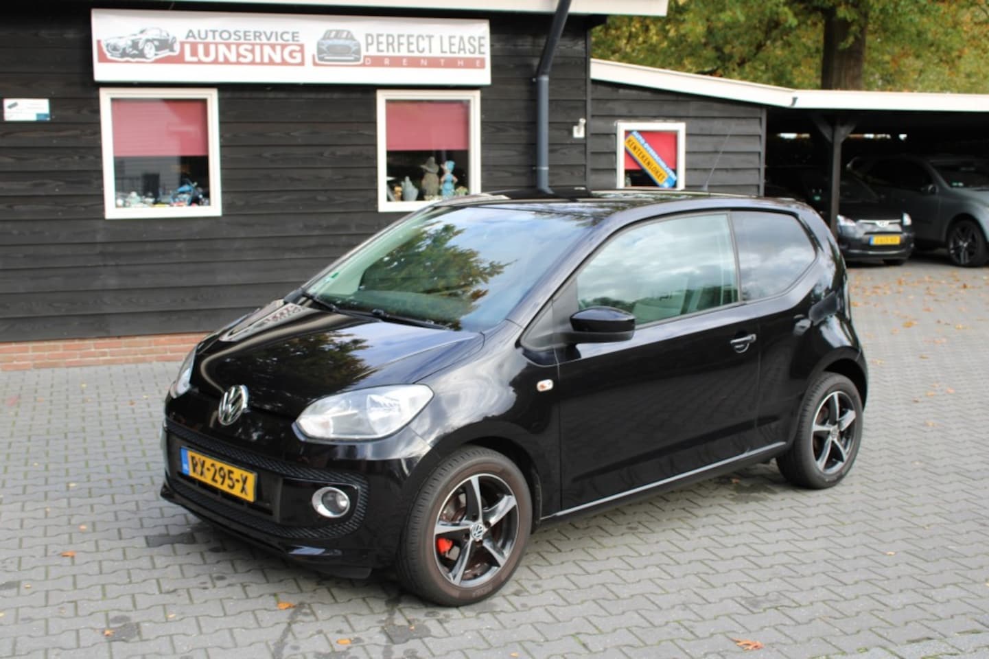 Volkswagen Up! - 1.0 HIGH UP! - Navigatie Airco LMV - AutoWereld.nl